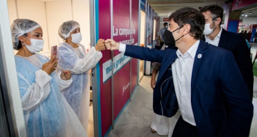Kicillof, Teresa García y Achaval visitaron un operativo de vacunación en Pilar