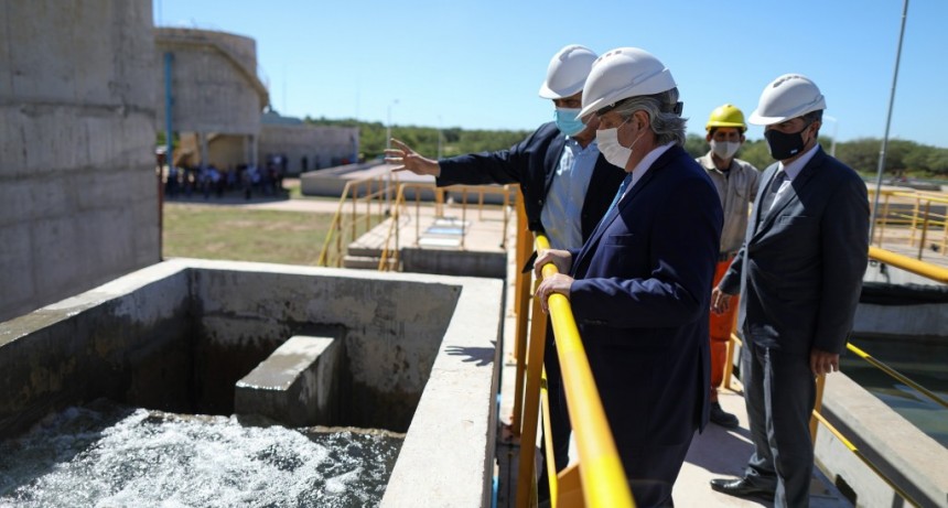 “Cuando trabajamos para los argentinos no tenemos sectores políticos”, dijo el presidente al inaugurar un acueducto en Chaco
