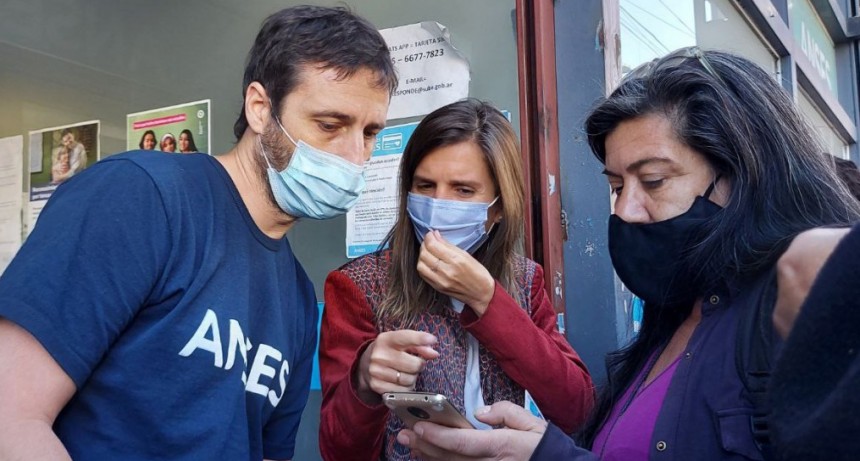 Fernanda Raverta: "Todos los que necesiten inscribirse lo podrán hacer"