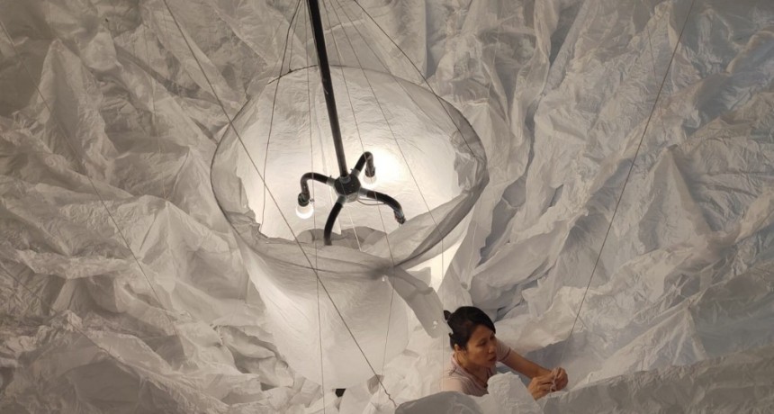 Calcar destellos de un Oriente: recorrido con las artistas