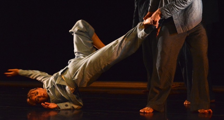Performance coreográfica de la Compañía Nacional de Danza Contemporánea