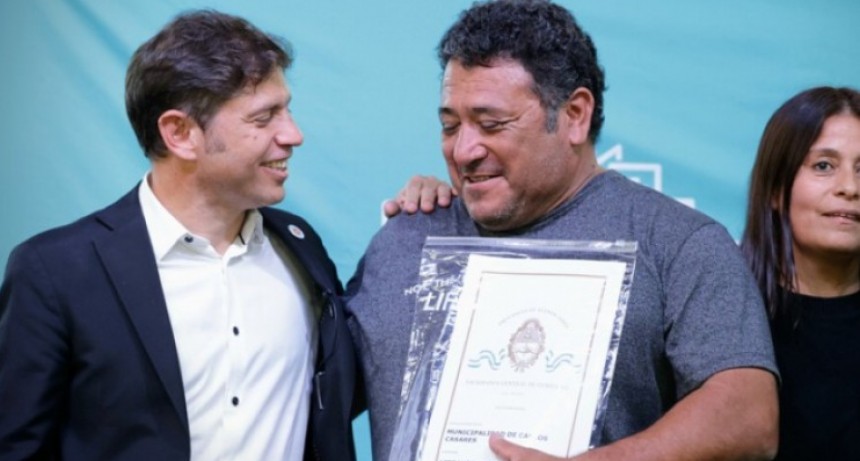 La Provincia entregó 377 títulos de propiedad gratuitos en Carlos Casares