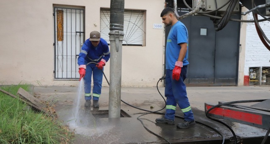 Operativo preventivo: El Municipio limpia calles y avenidas ante futuras tormentas