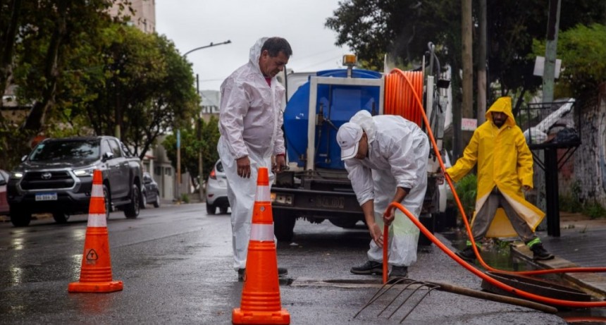 Importante operativo de limpieza en arroyos y desobstrucción de sumideros en Quilmes