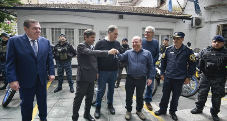 Kicillof refuerza la seguridad con nuevas motos y alerta sobre el impacto del ajuste económico