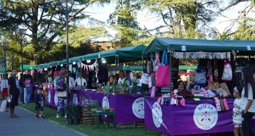 Merlo celebró una nueva edición de la Feria de Emprendedoras con música, zumba y producción local