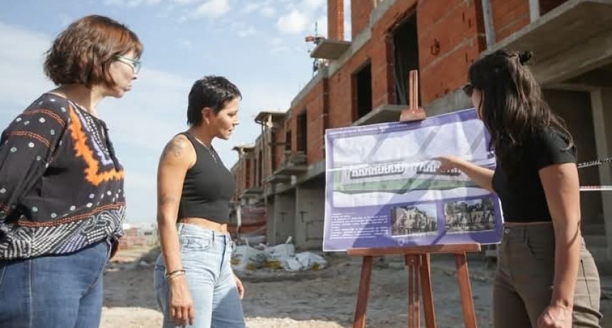 Quilmes: Mayra Mendoza y la ministra Batakis supervisaron la construcción de 28 viviendas en el barrio La Odisea