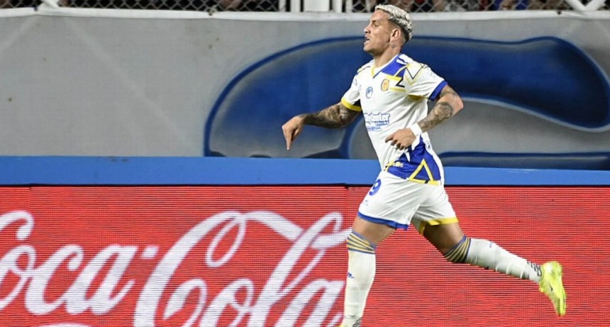Rosario Central le ganó a San Lorenzo en un final caliente y profundizó la crisis