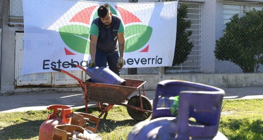 Vecinas y vecinos de Monte Grande Sur accedieron a garrafas a precio accesible