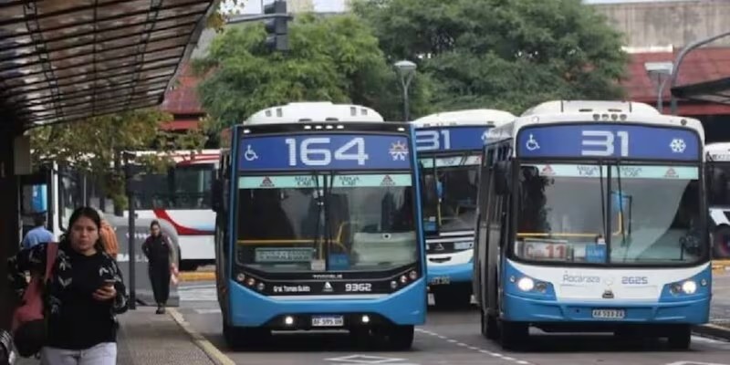 Colectivos en crisis: recortan servicios en el AMBA y advierten que podr&iacute;an no pagar sueldos