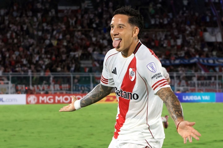 River sufri&oacute;, jug&oacute; con diez casi todo el partido y rescat&oacute; un empate clave en su debut en la Sudamericana