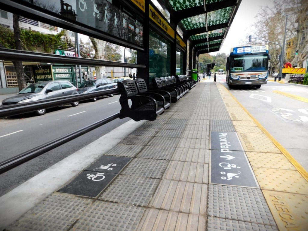 Caos en el transporte: sin acuerdo, siguen los recortes y viajar en colectivo ser&aacute; cada vez peor