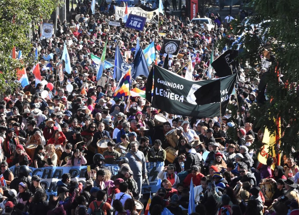 Bombos junto al mar y vendimia en las sierras: dos fiestas para celebrar la identidad bonaerense