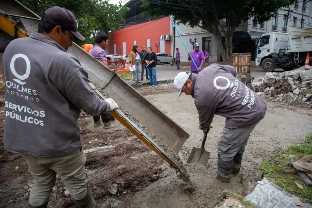 Quilmes avanza con el plan de bacheo: obras en hormig&oacute;n en distintos puntos del distrito