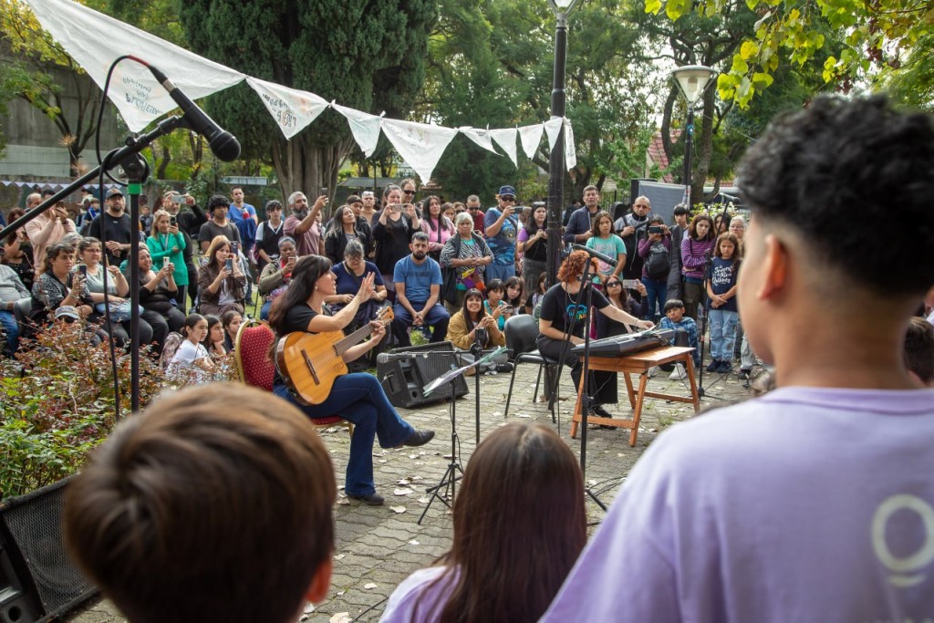 M&uacute;sica, memoria y emoci&oacute;n: cientos de chicos brillaron en un concierto que conmovi&oacute; a Bernal