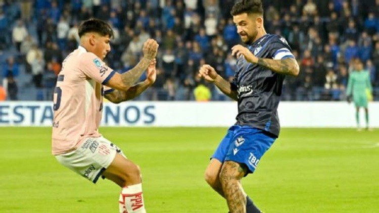V&eacute;lez dej&oacute; escapar el triunfo ante Uni&oacute;n y perdi&oacute; terreno en la pelea de arriba