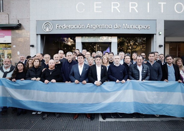 Kicillof reuni&oacute; a intendentes y apunt&oacute; contra Naci&oacute;n por fondos alimentarios adeudados