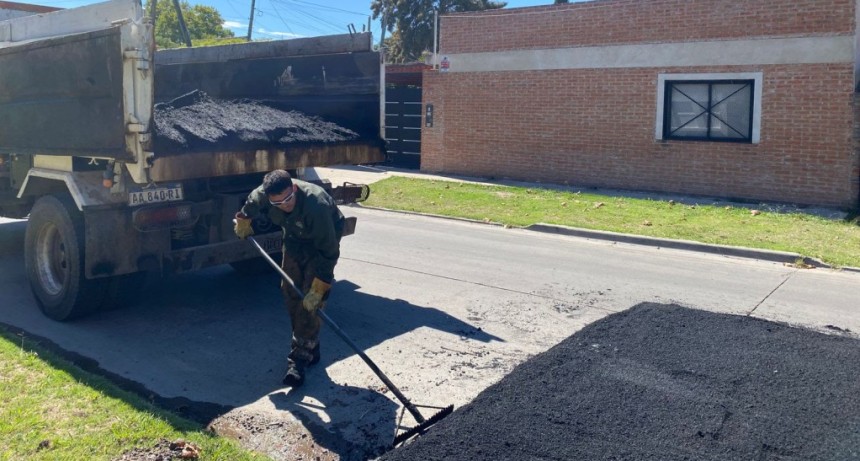 Calles en obra y mejoras clave: avanzan nuevos trabajos de bacheo en Monte Grande