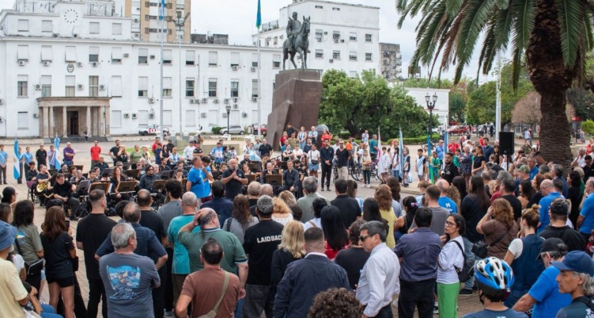 Emoci&oacute;n y memoria viva: multitudinario homenaje en Mor&oacute;n a 44 a&ntilde;os de Malvinas