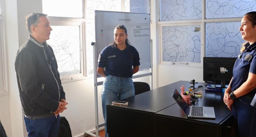 Gray recorri&oacute; la sede de Investigaciones Federales y destac&oacute; el trabajo contra el narcotr&aacute;fico en el distrito