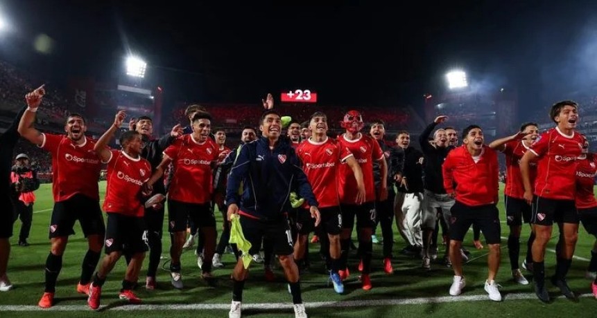 Independiente se qued&oacute; con el cl&aacute;sico: le gan&oacute; 1-0 a Racing en un duelo caliente y trabado