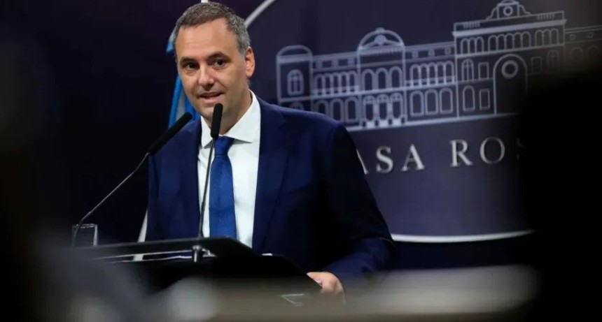 Los vuelos secretos que complican a Adorni: la Justicia investiga viajes, propiedades y un posible enriquecimiento il&iacute;cito