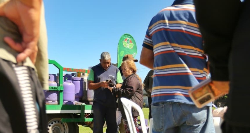 Garrafas a precio accesible en Luis Guill&oacute;n: fuerte operativo municipal en medio de la suba del gas
