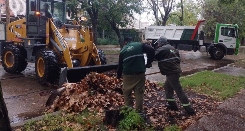 Alerta por lluvias: despliegan operativos de limpieza para evitar anegamientos en Esteban Echeverr&iacute;a