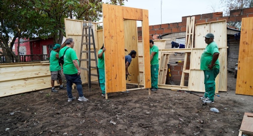 Explosi&oacute;n y respuesta urgente: as&iacute; reconstruyen la vida de 23 familias en Mariano Acosta