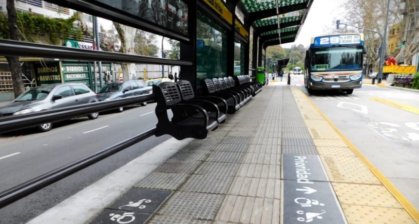 Caos en el transporte: sin acuerdo, siguen los recortes y viajar en colectivo ser&aacute; cada vez peor