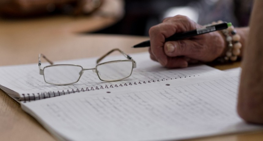 La UNaB abre la inscripci&oacute;n a su Programa para Adultos Mayores: cursos de tecnolog&iacute;a, idiomas y arte