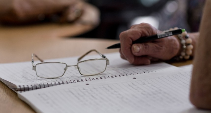 La UNaB abre la inscripci&oacute;n a su Programa para Adultos Mayores: cursos de tecnolog&iacute;a, idiomas y arte