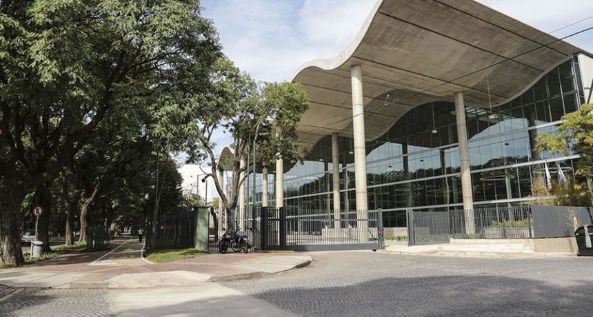 Prioridad total para porte&ntilde;os: la Ciudad redefine el acceso a servicios y desata pol&eacute;mica