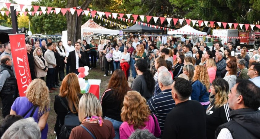 Fiesta total en el oeste: arrancaron los festejos por el aniversario de Villa Sarmiento con m&uacute;sica, comida y emoci&oacute;n