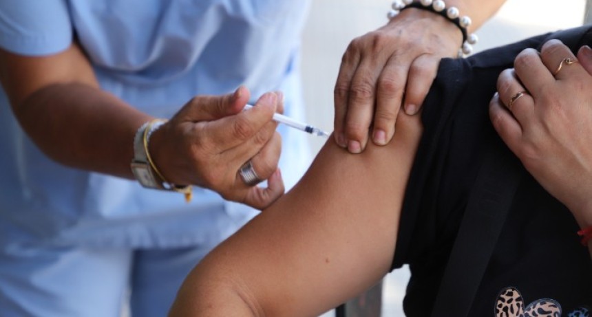 Alerta por la gripe: el Gobierno acelera la distribuci&oacute;n de vacunas en todo el pa&iacute;s y busca cubrir a millones antes del invierno