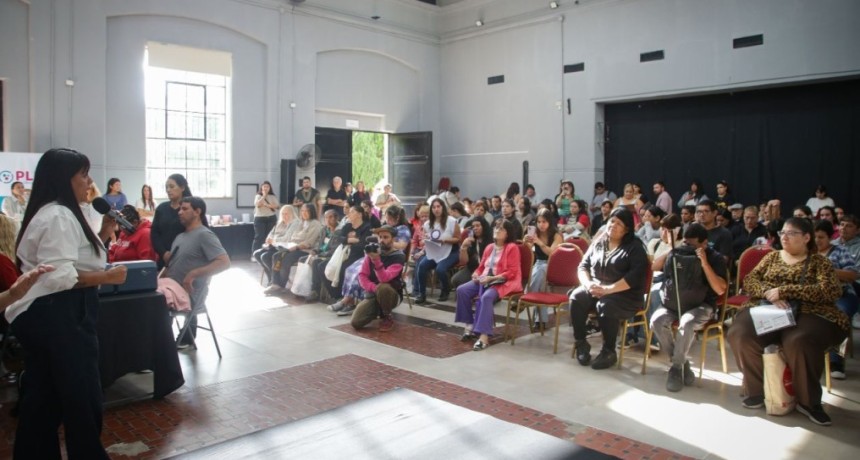 Transporte gratis y alivio en el bolsillo: Quilmes entreg&oacute; cientos de pases a personas con discapacidad y habr&aacute; m&aacute;s beneficiarios