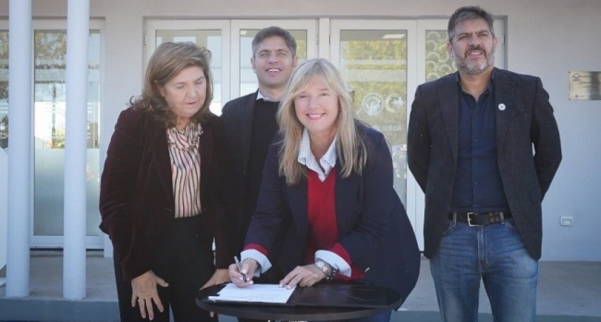 Impulso productivo en marcha: Kicillof firm&oacute; un acuerdo clave en Carlos Tejedor y se viene una mega expo