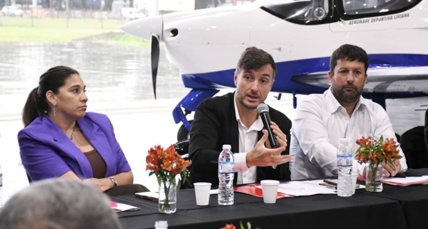 Mor&oacute;n lanz&oacute; la Mesa Aeron&aacute;utica para fortalecer el desarrollo del sector