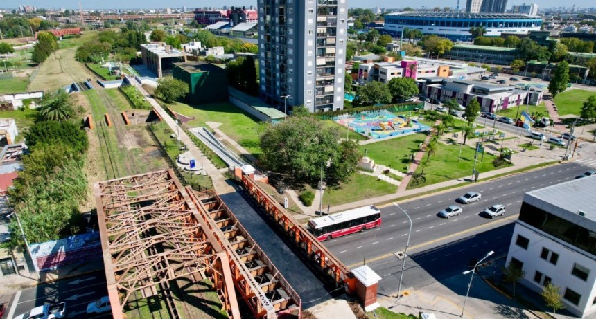 Avellaneda suma espacios verdes: Ferraresi inaugur&oacute; plazas, parques y viviendas para adultos mayores