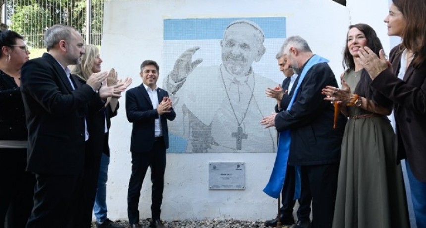 A un a&ntilde;o de su muerte, Kicillof homenaje&oacute; al Papa Francisco con un acto en Luj&aacute;n