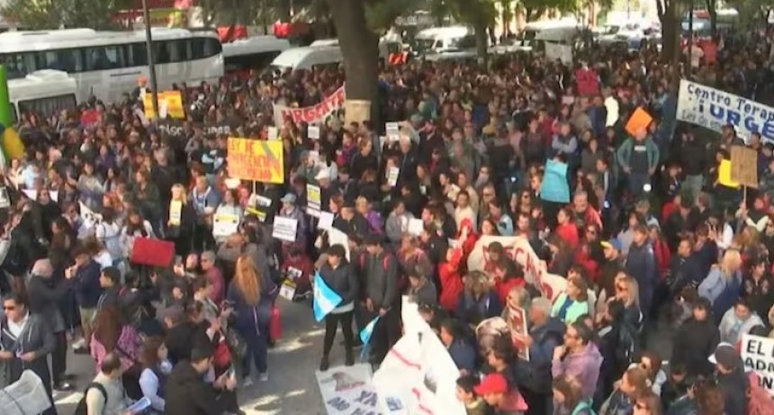 Crece la tensi&oacute;n por discapacidad: masivas marchas y fuerte reclamo al Gobierno para que &ldquo;cumpla con la ley&rdquo;