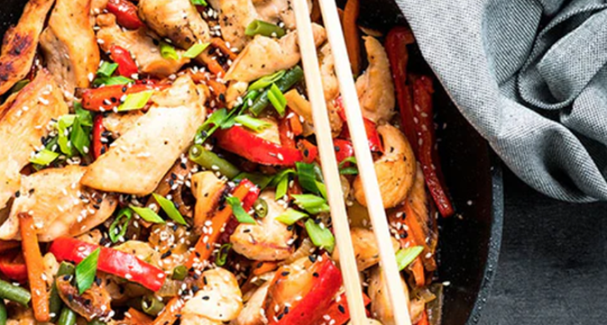 Chapsui de pollo: el salteado oriental que conquista por su sabor y simpleza