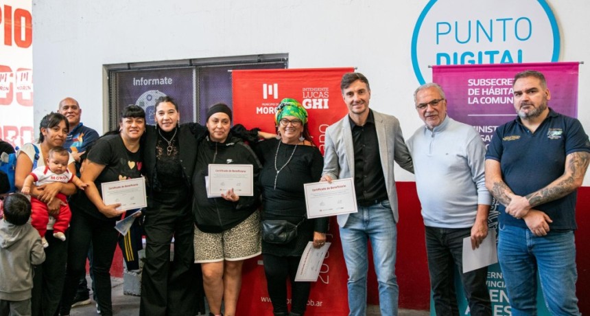 Ayuda directa para mejorar viviendas: entregaron subsidios a familias y ya impacta en barrios de Mor&oacute;n