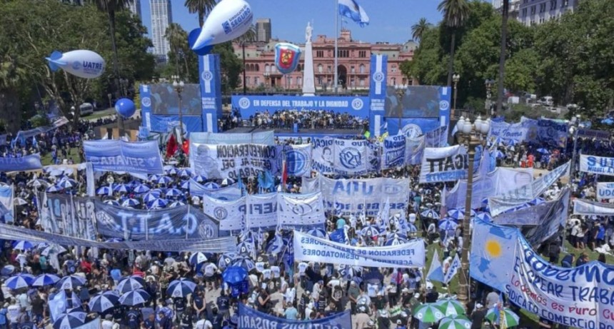 La CGT marcha a Plaza de Mayo con reclamos salariales y un homenaje al papa Francisco