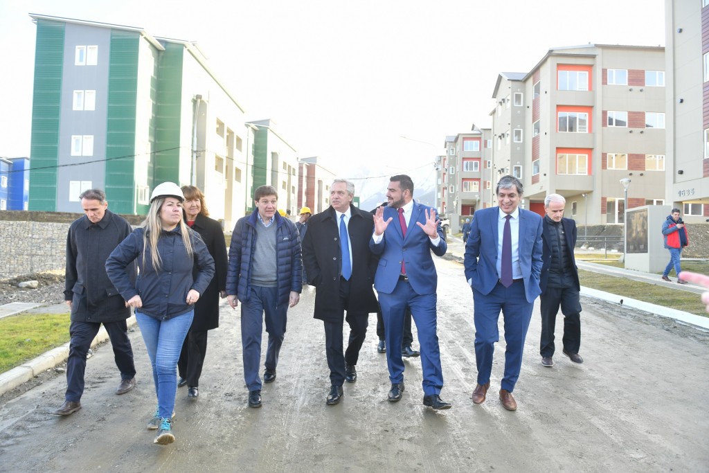El presidente entregó el crédito 50 mil para la construcción en Tierra del Fuego