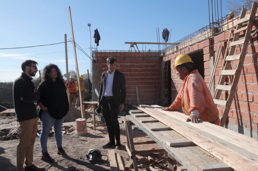 Continúan las obras de viviendas en Castelar sur