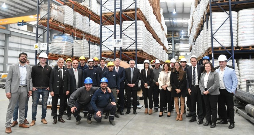El presidente inauguró un Centro de Transferencia de Residuos en La Pampa y recorrió la fábrica de silobolsas de la Asociación de Cooperativas Argentinas