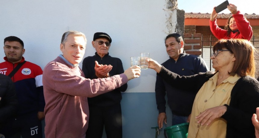 Fernando Gray inauguró la obra de agua potable del barrio Santa Isabel