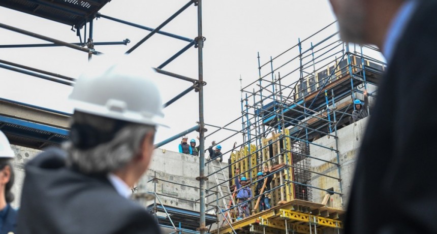 El presidente recorrió las obras del primer reactor de potencia 100% argentino