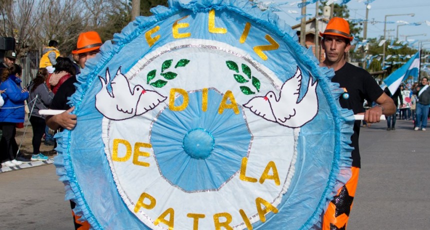 Festejos por el 213º aniversario de la Revolución de Mayo